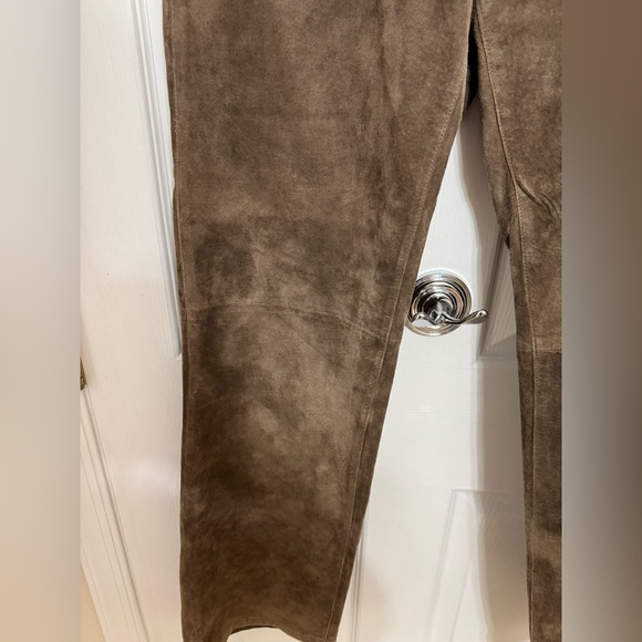 Womyn GORGEOUS 100% Leather, Brown Suede pants, in Excellent condition , Size 10 - Picture 8 of 16